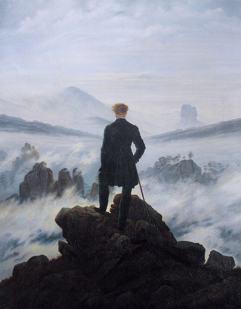 Figura su un crinale sopra un mare di nebbia, simbolo di chiarezza dopo confusione in una relazione